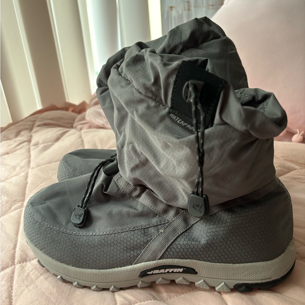 Baffin Women's Gray Waterproof Boots